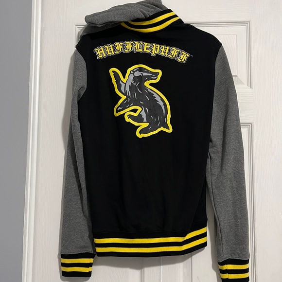 S Hufflepuff Varsity Jacket - Picture 7 of 9